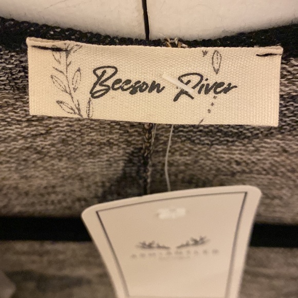 Bees on River Animal print cardigan - Picture 4 of 7